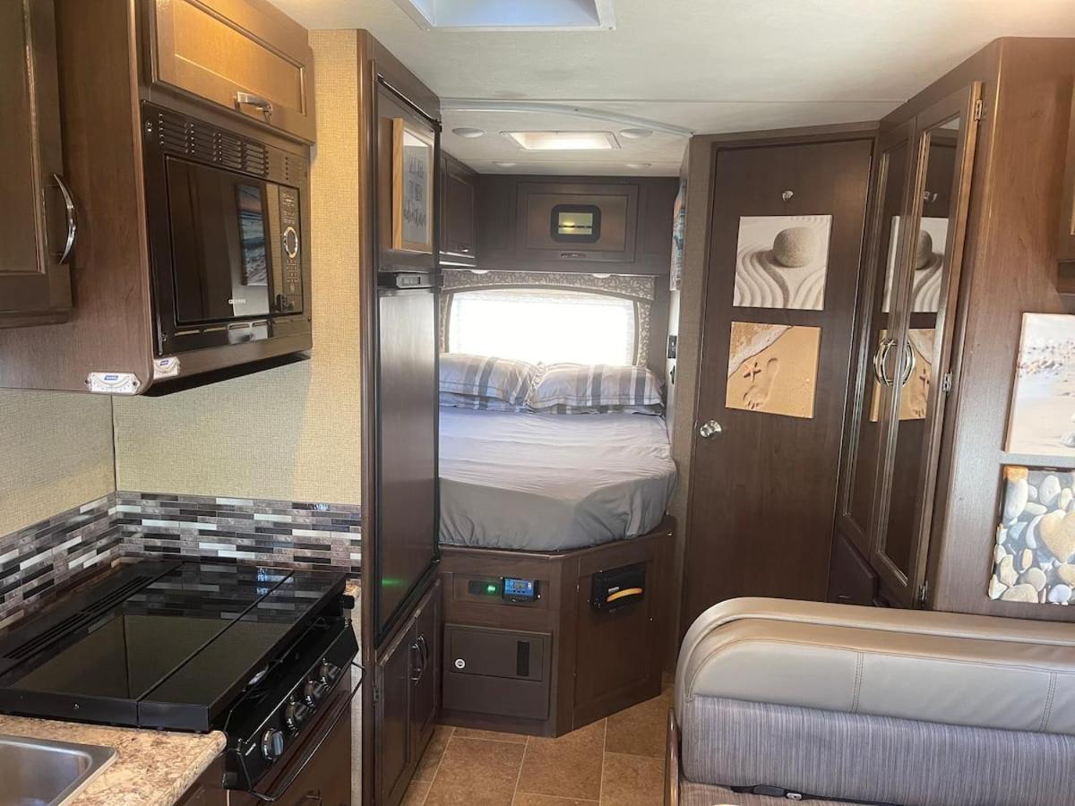 Aj-Xl Rv Rental Los Angeles Eksteriør billede